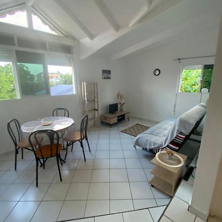 Appartements: plage&commerces à 200m Sainte-Anne  Extérieur photo