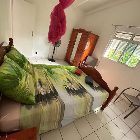 Appartements: plage&commerces à 200m Sainte-Anne  Extérieur photo