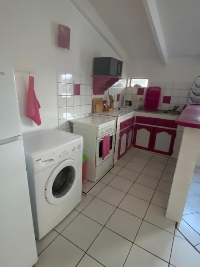 Appartements: plage&commerces à 200m Sainte-Anne  Extérieur photo